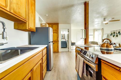 Clear Lake Living! Pet-Friendly Gem w/ Fenced Yard in 拉克波特