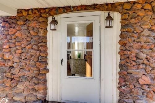 Clear Lake Living! Pet-Friendly Gem w/ Fenced Yard in 拉克波特