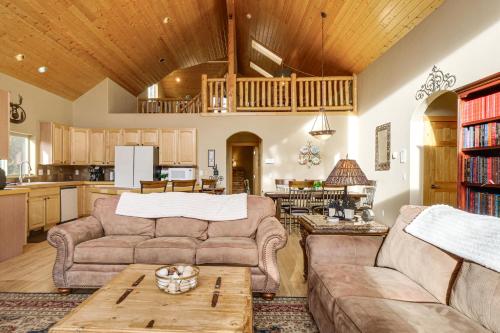 24-0224 Fairplay Cabin with Mountain Views! in Fairplay, USA