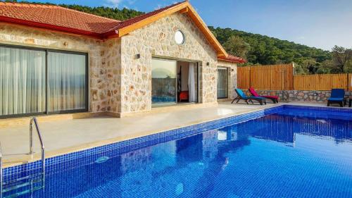 Patara 2 bedroom secluded villa with private pool hot tub – khách sạn tại Gelemiş