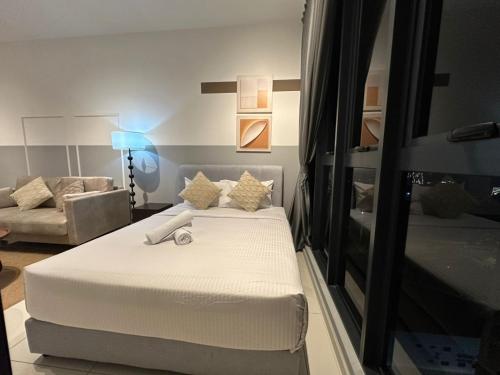 Majestic Suites Klcc BY Mimi - image 7