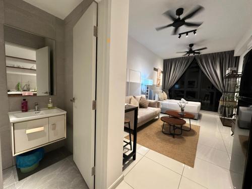 Majestic Suites Klcc BY Mimi - image 3