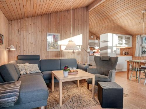 Holiday Home Mea - from the sea by Interhome in Hals