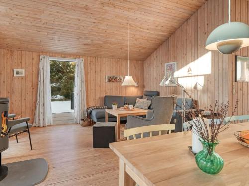 Holiday Home Mea - from the sea by Interhome in Hals