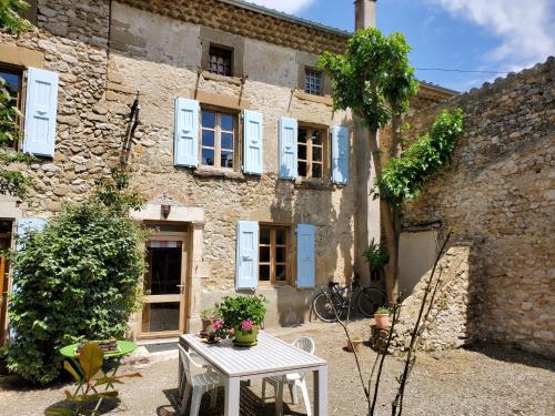 Maison de caractère, pied du Vercors, Piscine (Maison de caractere, pied du Vercors, Piscine) in Vaunaveys-la-Rochette