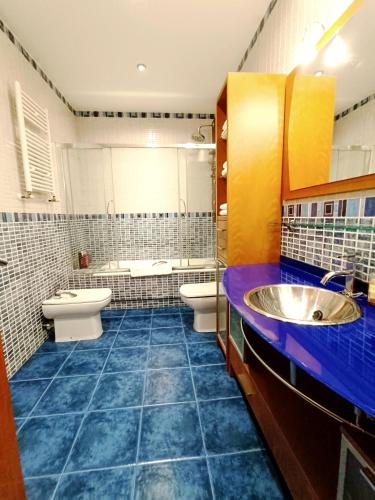 Amplio con 2 baños y 4 camas dobles, Bilbao (fotografie 3)