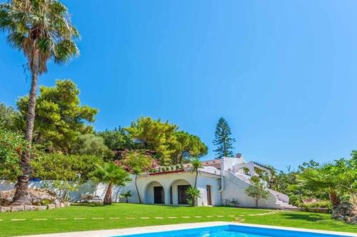 Astarte Villas - Hacienda Beach Villa – khách sạn tại Alykes