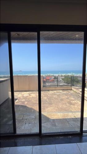 Balcony/terrace, Ed Saint Thomas, apto 63 - Guaruja SP near Subway