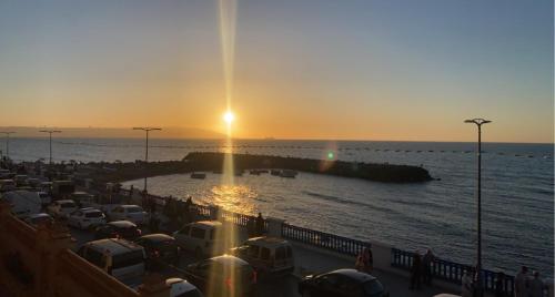 Grand F2 vue sur mer à 10 min de l'aéroport (Grand F2 vue sur mer a 10 min de l'aeroport) in Bordj El Kiffan