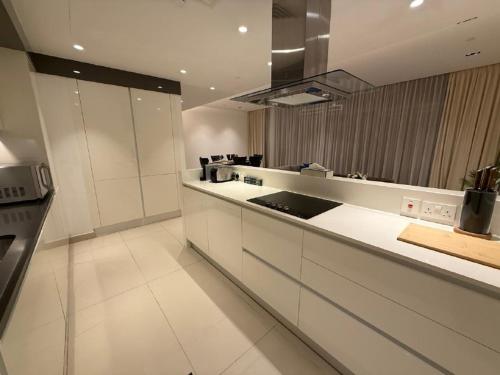 Luxury Bluewaters Residence - image 2