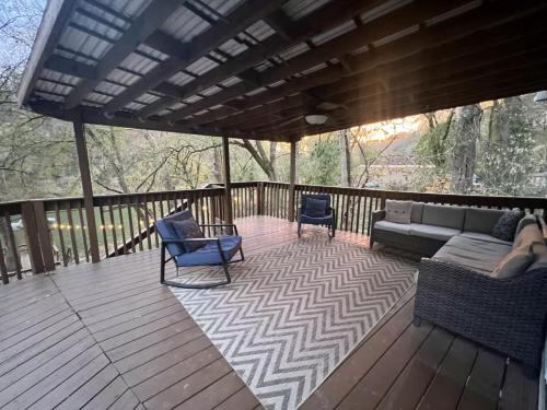 River Relaxation | Riverfront Home| Winchester in Athens