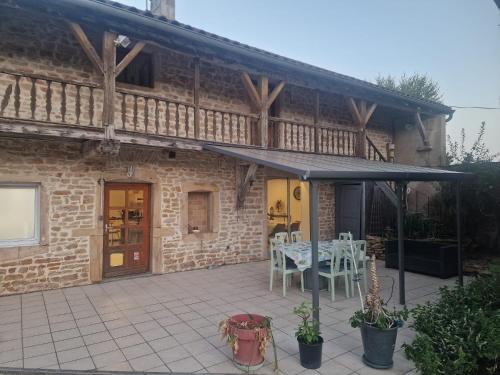 Létesítmények, Chez Mémé (Chez Meme) in Saint-Albain