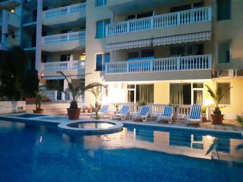 Swimming pool, Marina Sunrise Complex by the sea in Sveti Vlas