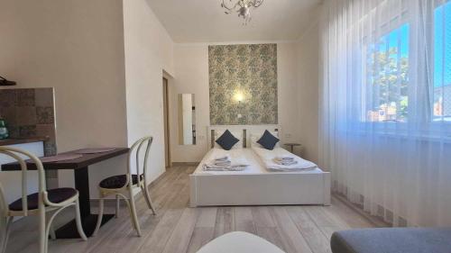 River Apartment in Mako