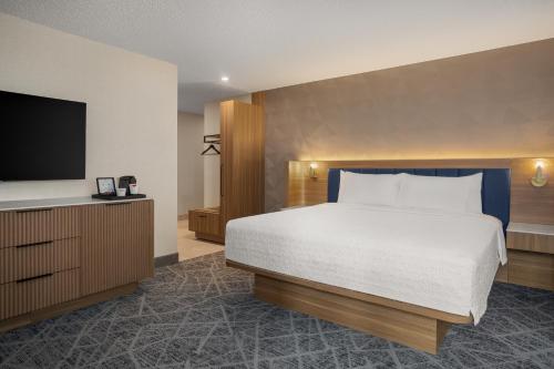 Hampton Inn By Hilton Calgary Downtown - image 3