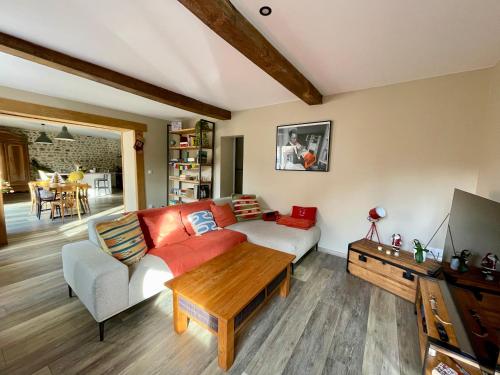 Maison de Campagne aux pieds des Pyrénées gîte à louer Averan