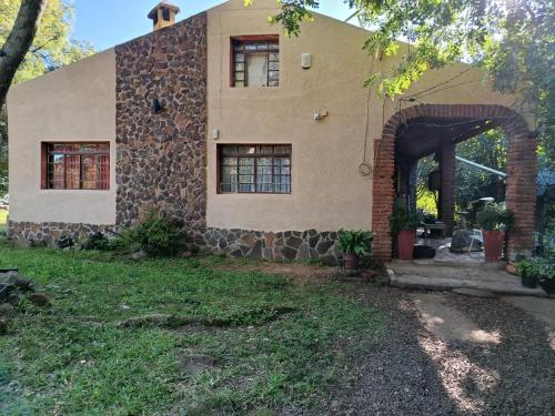 Casa de campo in อาร์ติกัส