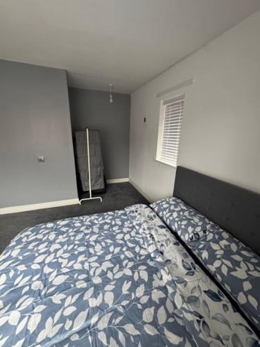 Cozy Room in shared flat 25 minutes away from the city centre in Oldham