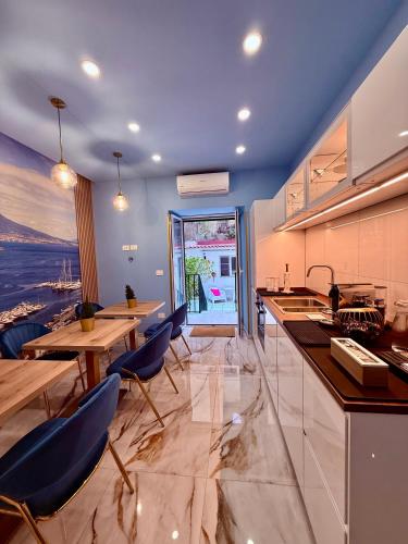 Food and beverages, DEA Suite & Garden in Capodimonte