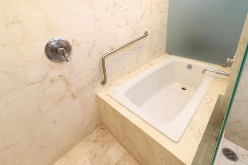 Shower, Hotel Viajero Plus in Ciudad Del Carmen