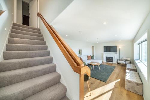 Luxury Beachfront Apartment - Entire 2 Level Apartment in Oriental Parade
