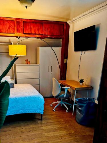Private Studio Near NYC - Easy Commute & Workspace in Guttenberg (NJ)