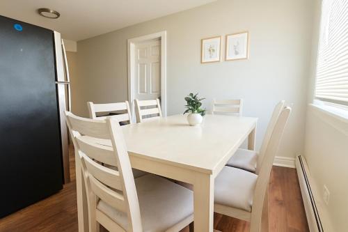 Central 2BR Private Stay Near Airport & Cafés (Central 2BR Private Stay Near Airport & Cafes) in 格倫維尤