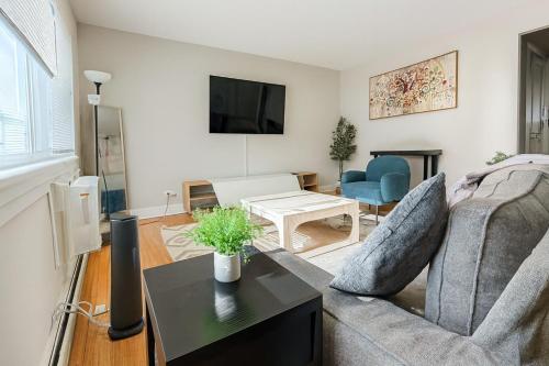 Central 2BR Private Stay Near Airport & Cafés (Central 2BR Private Stay Near Airport & Cafes) in 格倫維尤