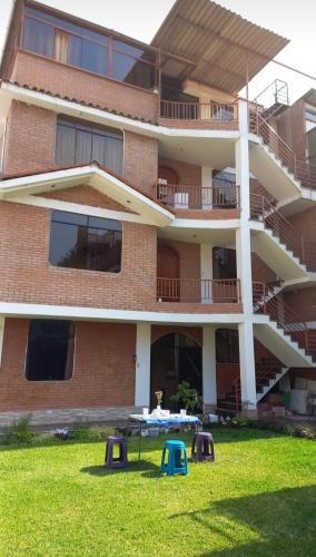 Large quiet apartment in condominium in Lurigancho