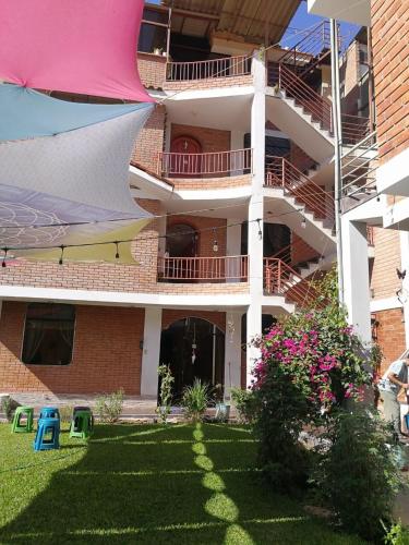 Large quiet apartment in condominium in Lurigancho