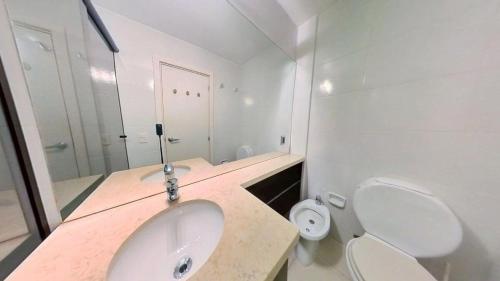 Espectacular apartamento en Parada 19 Playa Mansa 3 Dormitorios - image 3