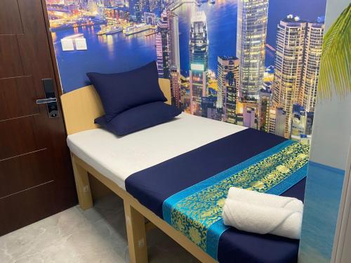 room detail thumbnail 0