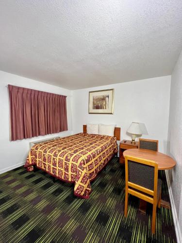 Village Inn Salina - image 11