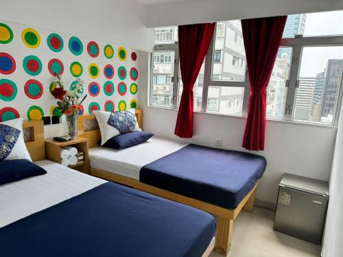 room detail thumbnail 1