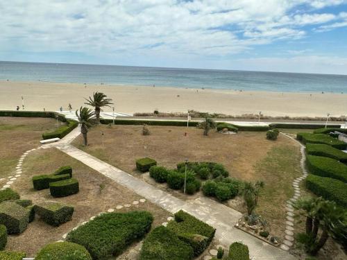 Appartement moderne avec climatisation, balcon et parking - FR-1-696-63