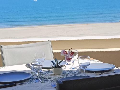 Superbe T2 moderne avec WIFI et parking privé à Canet Plage - FR-1-696-61 - Location saisonnière - Canet-en-Roussillon