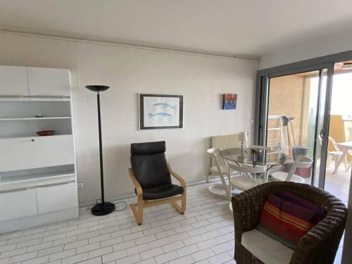 T2 traversant moderne à Canet Plage - 4 pers, loggia vue mer - FR-1-696-118