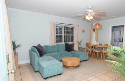 Beachside Cottage Home - Short Walk to the Beach in Jacksonville Beach, USA
