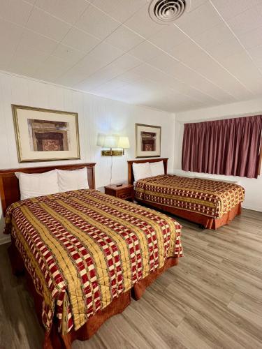 Village Inn Salina - image 2