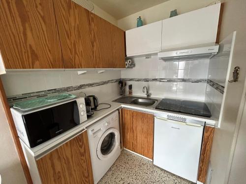 Appartement 4 personnes à 50m de la plage - FR-1-837-81 - image 4