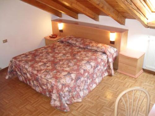 2 twin beds