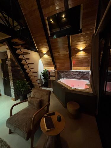 Luxury AFrame with Private Jacuzzi Poás Volcano (Luxury AFrame with Private Jacuzzi Poas Volcano) in Vara Blanca