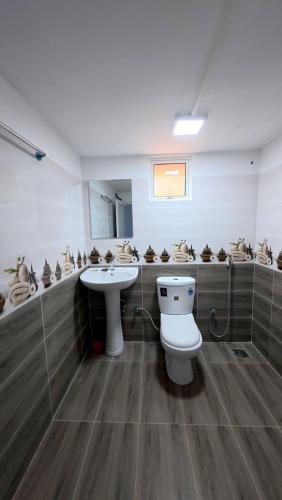 Bathroom, Eagles Rest in Dompe