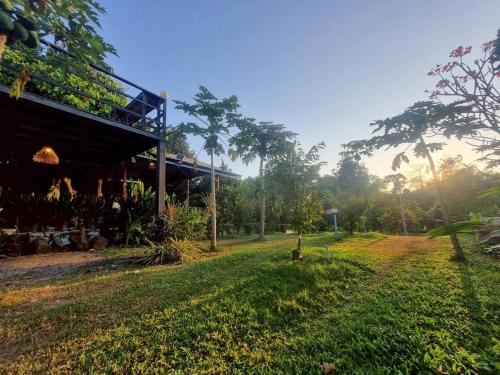 kanissta cafe & resort in 龍仔厝府