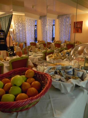 Hotel Pantalon - image 13