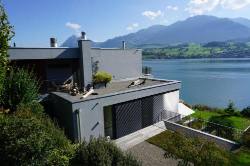 Entrada, Loft on top of Villa Wilen with awesome views in Sarnen