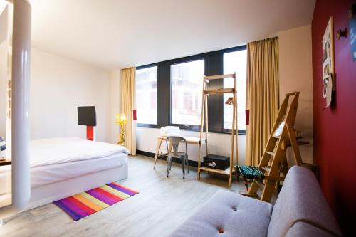 Qbic Hotel London City - image 7