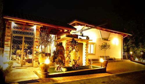 2 bedrooms, 5 beds