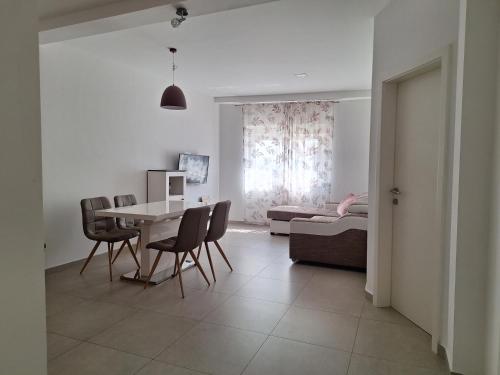 Stars Palace - apartments and rooms in 伊利西亞