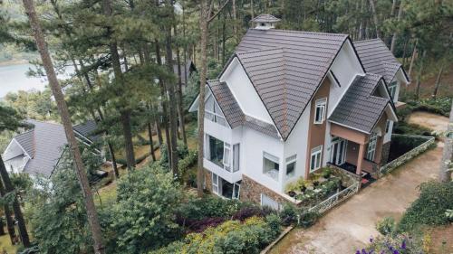 Luxury villas Tuyen lam lake view, Ấp Xuân An